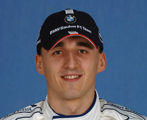 BMW-Sauber testkøreren Robert Kubica satte hurtigste tid i dagens første fri træning.
